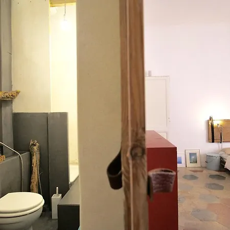 San Pietro Artist Apartment *